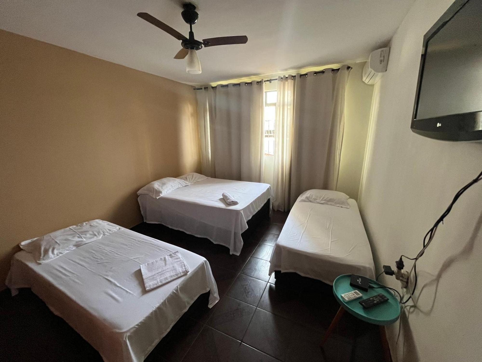 Casa Quintal Bueno! 5 Quartos Com Ar Split E Internet Ultra! Perto Do Melhor De Goiania! Marista Parques Areiao E Vaca Brava Hospital Premium Mater Dei Blue Fit Perdomo Goiania Shopping! Luaran gambar