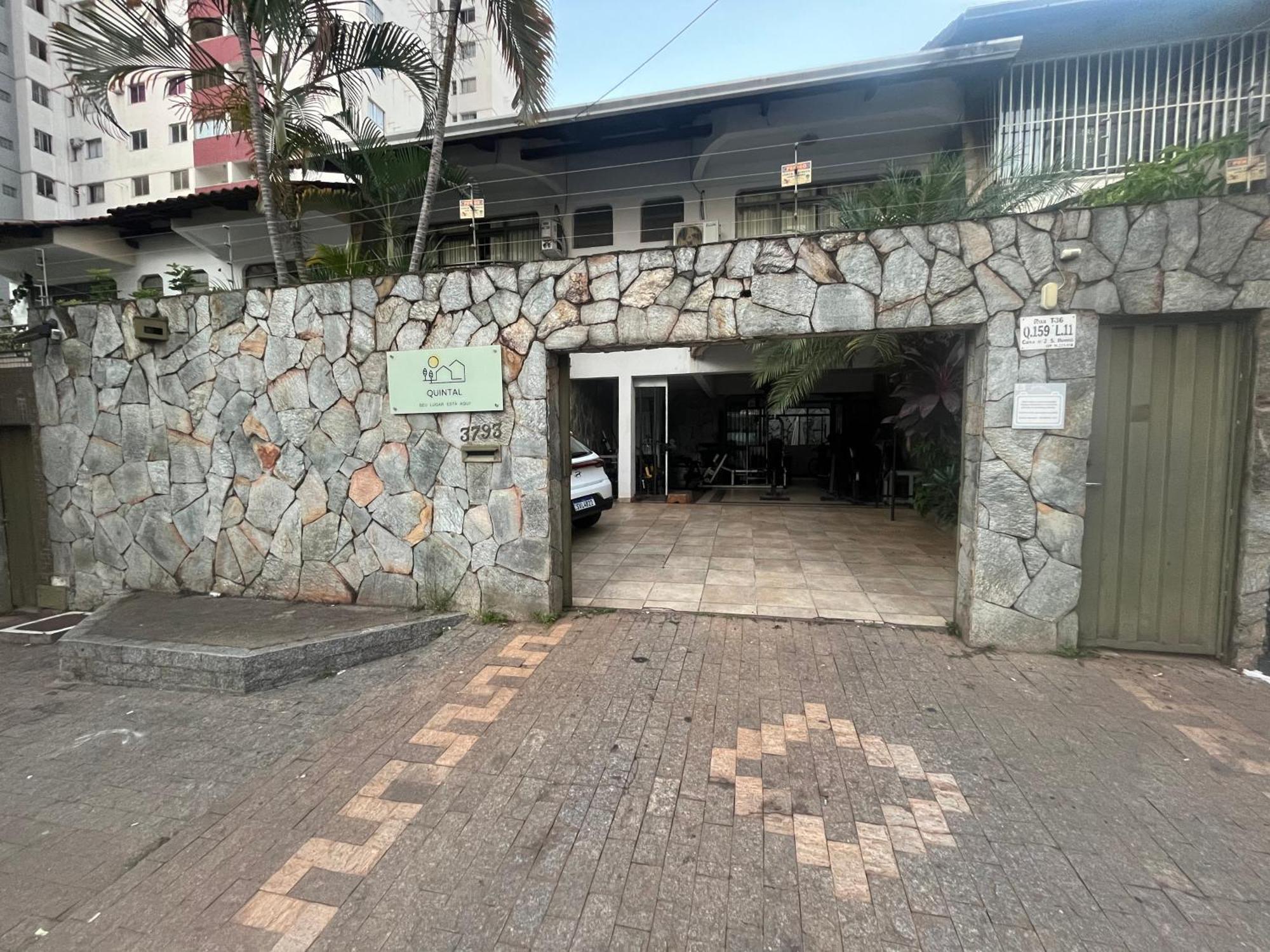 Casa Quintal Bueno! 5 Quartos Com Ar Split E Internet Ultra! Perto Do Melhor De Goiania! Marista Parques Areiao E Vaca Brava Hospital Premium Mater Dei Blue Fit Perdomo Goiania Shopping! Luaran gambar
